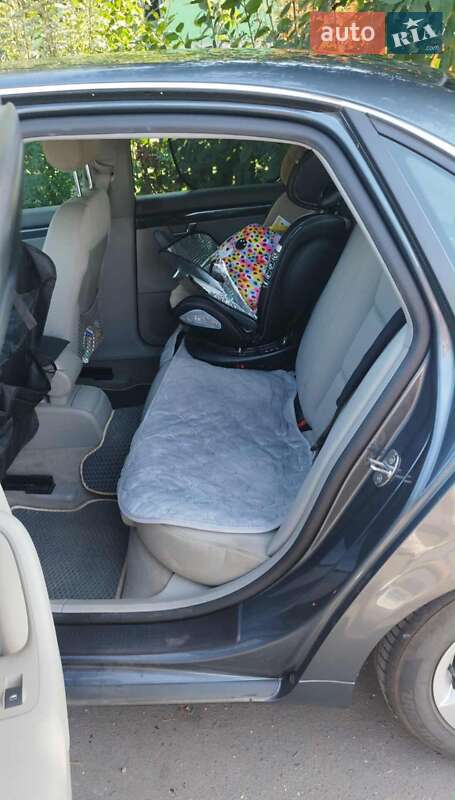 Седан Audi A4 2004 в Сокале