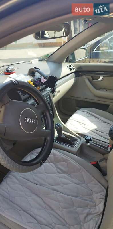 Седан Audi A4 2004 в Сокале