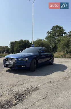 Седан Audi A4 2013 в 