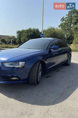 Седан Audi A4 2013 в 