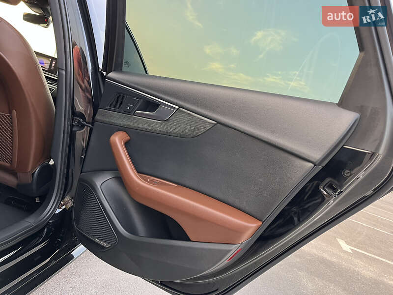 Седан Audi A4 2017 в Львові