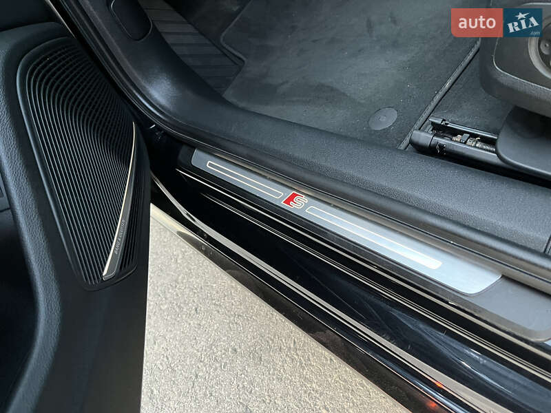 Седан Audi A4 2017 в Львові