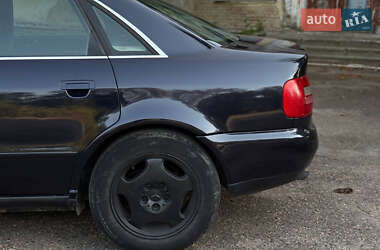 Седан Audi A4 1997 в 