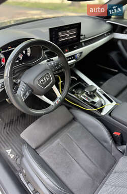 Седан Audi A4 2021 в 