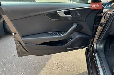 Седан Audi A4 2016 в 