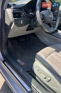 Седан Audi A4 2018 в Ивано-Франковске