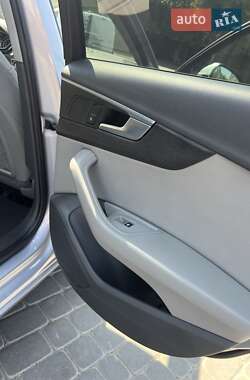 Седан Audi A4 2018 в 