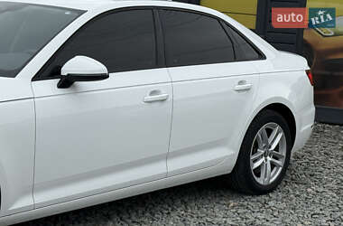 Седан Audi A4 2017 в 