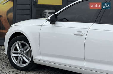 Седан Audi A4 2017 в 