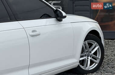 Седан Audi A4 2017 в 