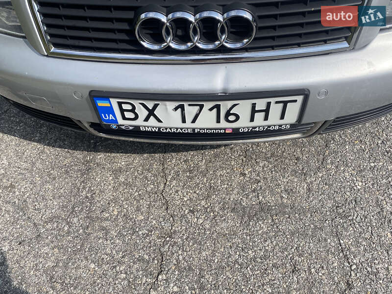 Седан Audi A4 2003 в Полонному