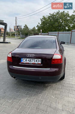 Седан Audi A4 2001 в 