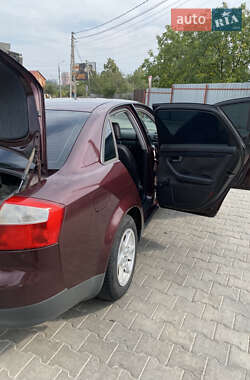 Седан Audi A4 2001 в 