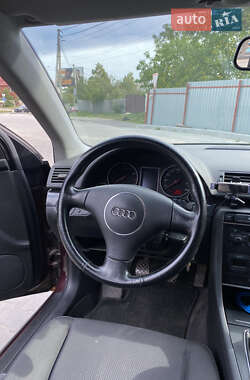 Седан Audi A4 2001 в 