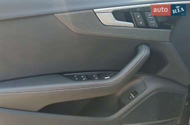 Седан Audi A4 2023 в Киеве