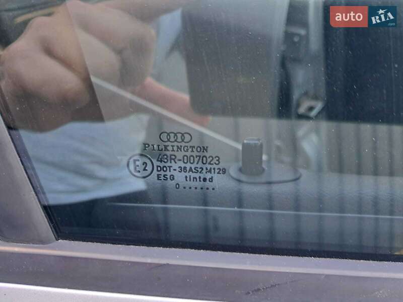 Седан Audi A4 2000 в Ірпені