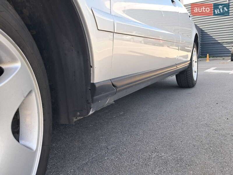 Седан Audi A4 2000 в Ірпені