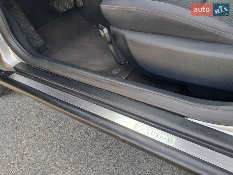 Седан Audi A4 2000 в Ірпені
