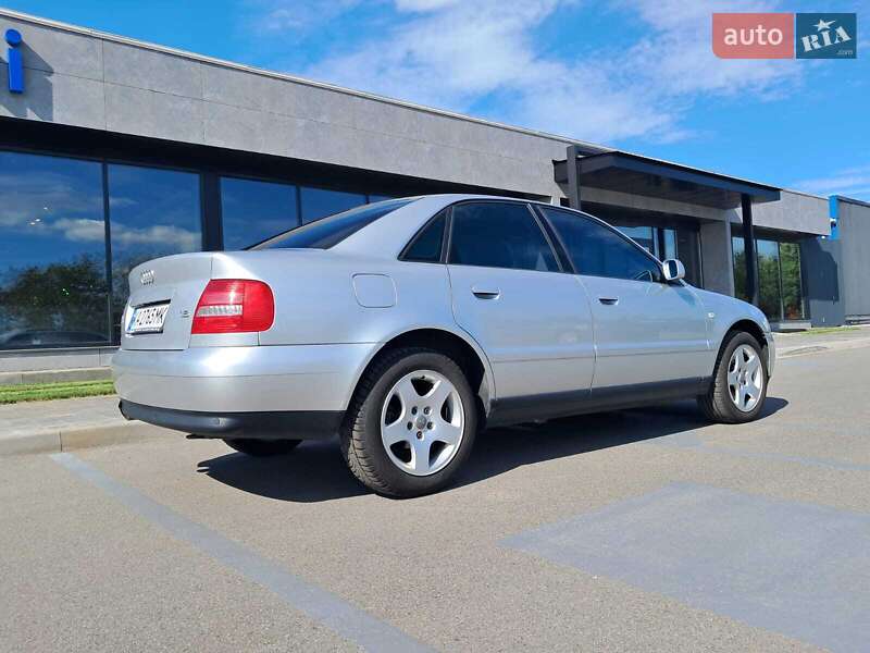Седан Audi A4 2000 в Ірпені