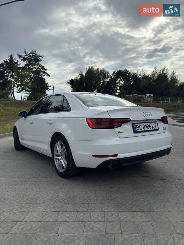 Седан Audi A4 2017 в Львове