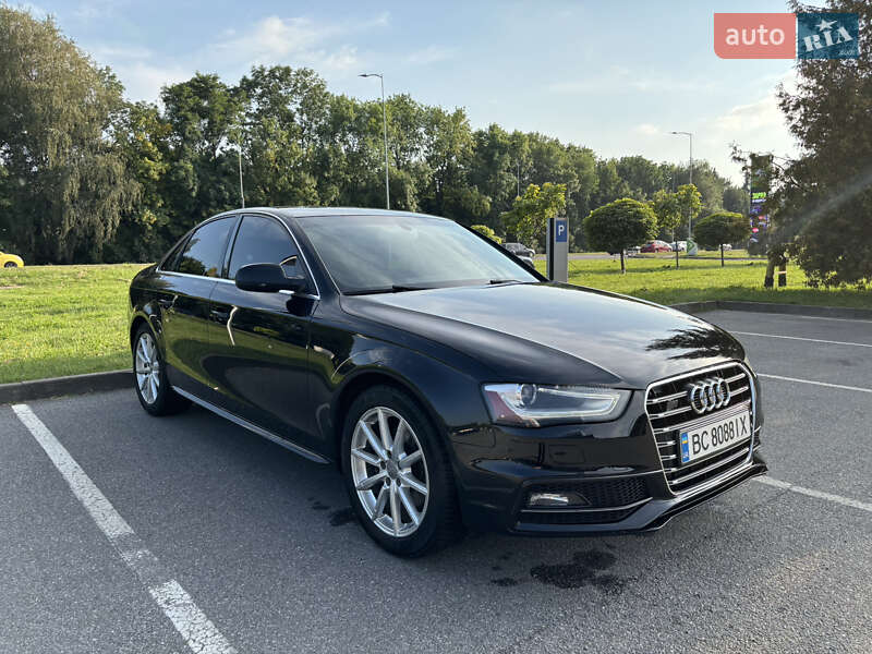 Седан Audi A4 2014 в Львове