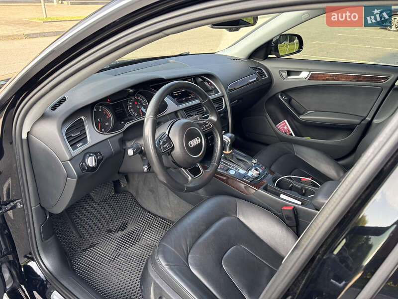 Седан Audi A4 2014 в Львове