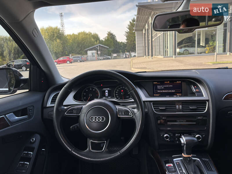 Седан Audi A4 2014 в Львове