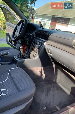 Седан Audi A4 1995 в 