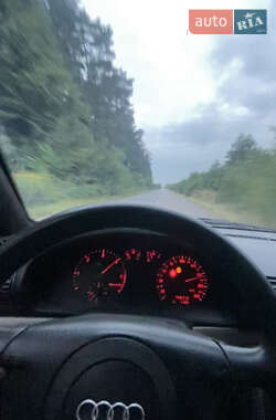 Універсал Audi A4 1998 в 