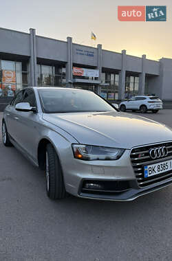 Седан Audi A4 2014 в 