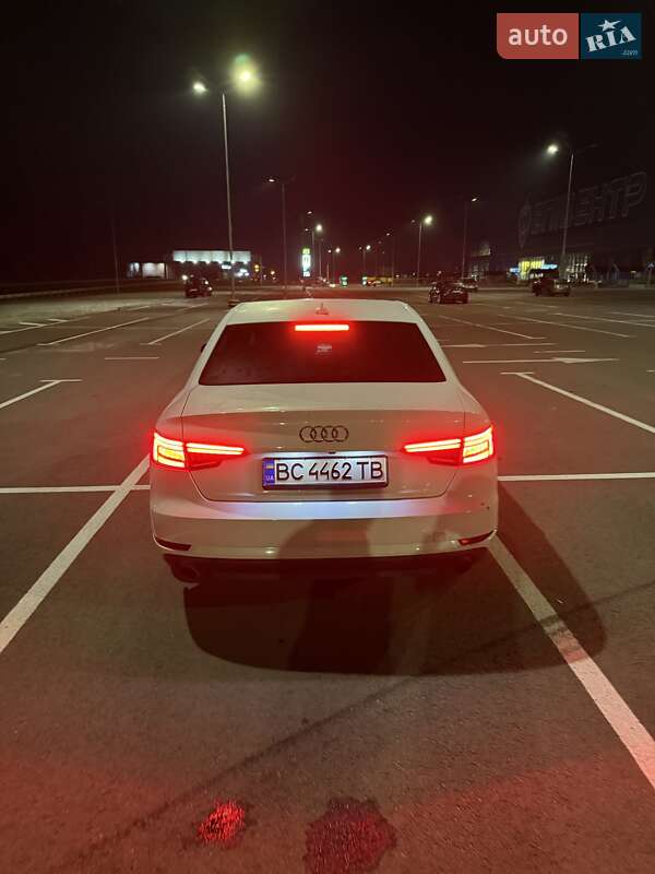 Седан Audi A4 2016 в Львове