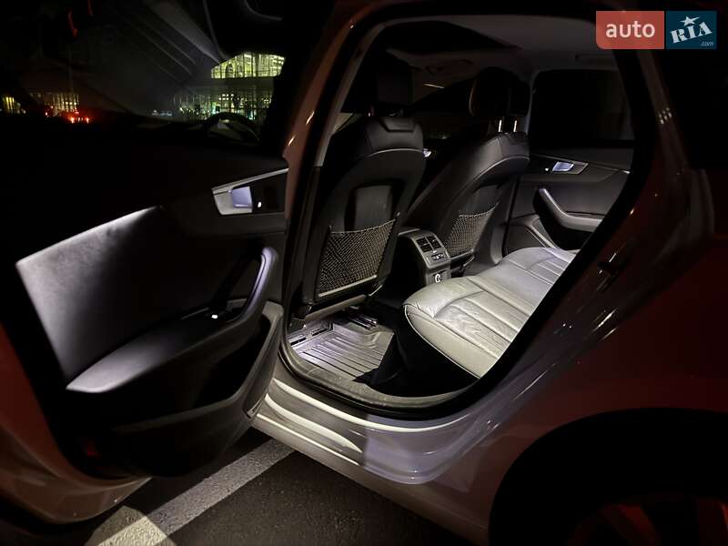Седан Audi A4 2016 в Львове