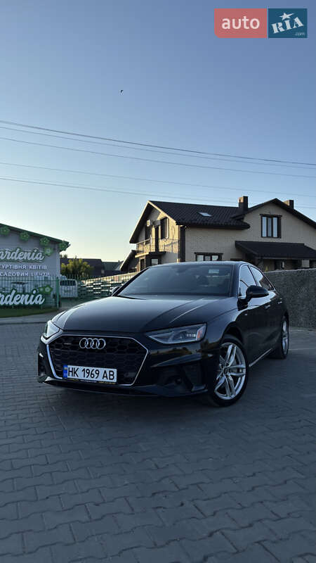 Седан Audi A4 2019 в 