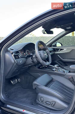 Седан Audi A4 2019 в 