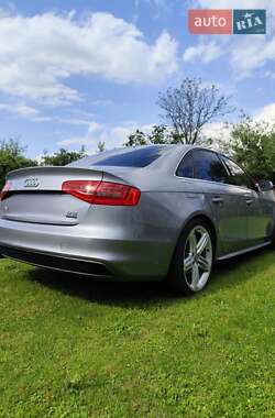 Седан Audi A4 2017 в 