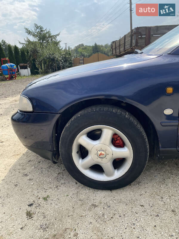 Седан Audi A4 1996 в Яворове