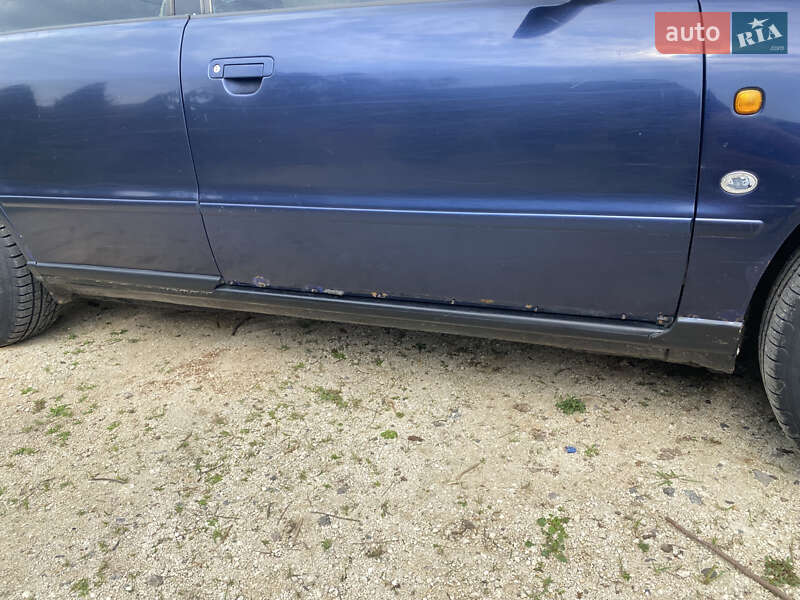 Седан Audi A4 1996 в Яворове