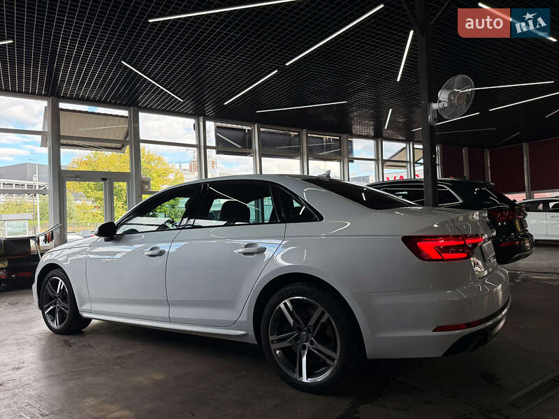 Седан Audi A4 2016 в Києві