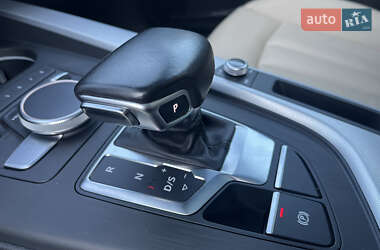 Седан Audi A4 2017 в 