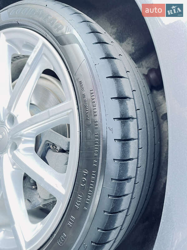 Седан Audi A4 2014 в Вінниці