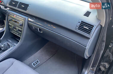 Седан Audi A4 2004 в 