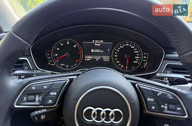 Седан Audi A4 2017 в 