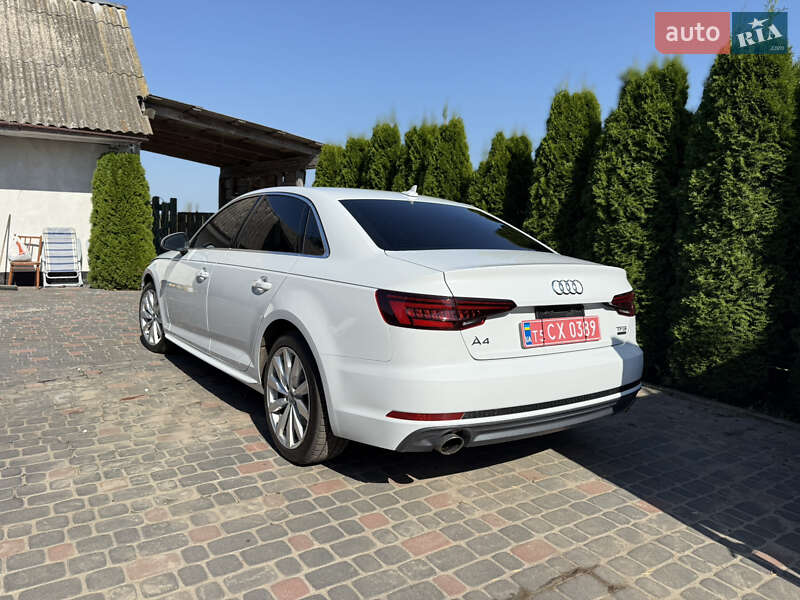 Седан Audi A4 2017 в Рівному
