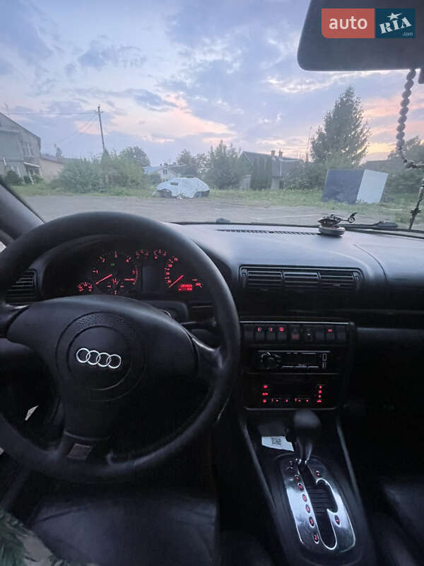 Универсал Audi A4 1998 в Львове