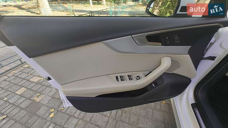 Универсал Audi A4 2017 в Одессе