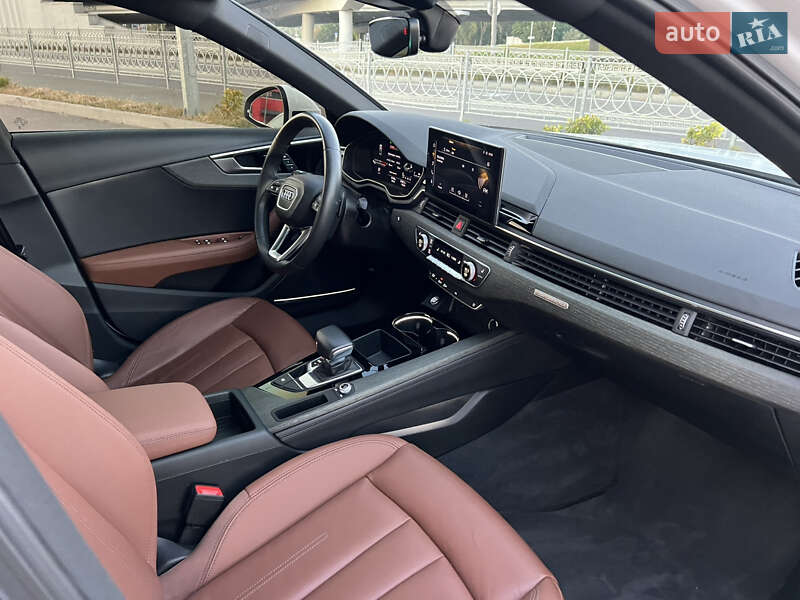 Седан Audi A4 2023 в Киеве