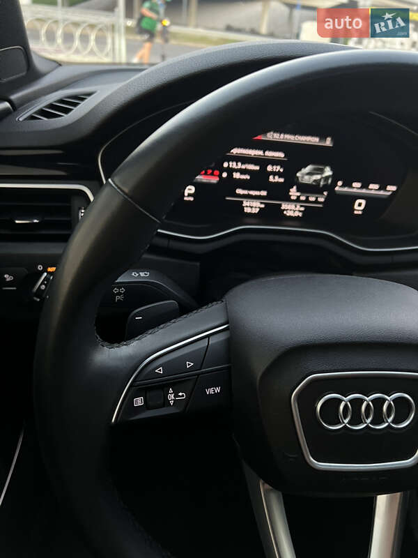 Седан Audi A4 2023 в Киеве
