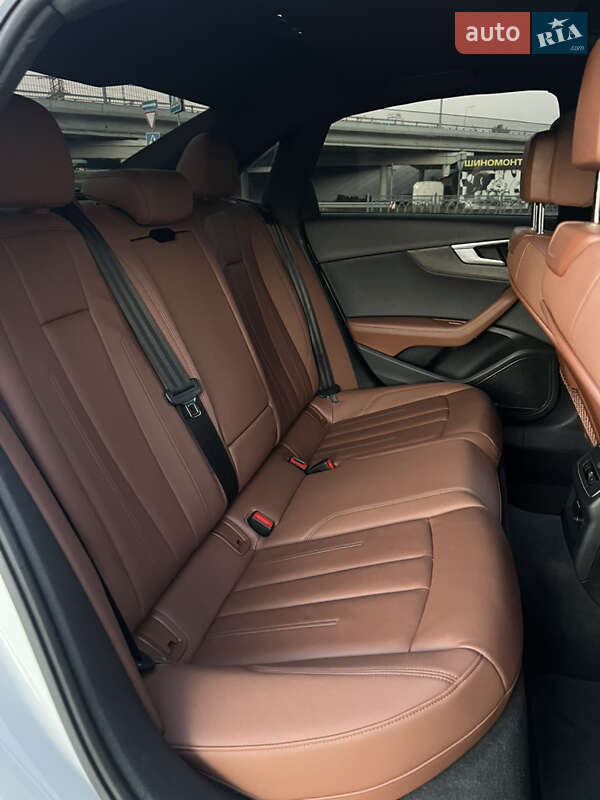 Седан Audi A4 2023 в Киеве