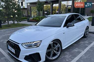 Седан Audi A4 2020 в Ужгороді