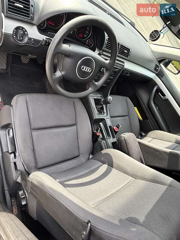 Седан Audi A4 2003 в Харькове